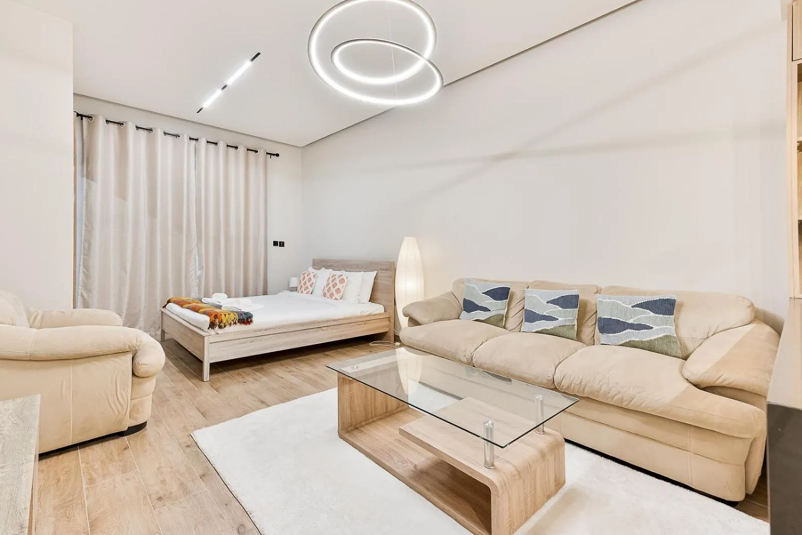 Spacious Studio Apt Pool, Gym And Kid'S Playground Dubai Apartment